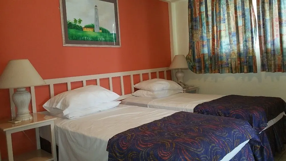 Melrose Beach Apartments Inc 브리지타운 0*,  바베이도스