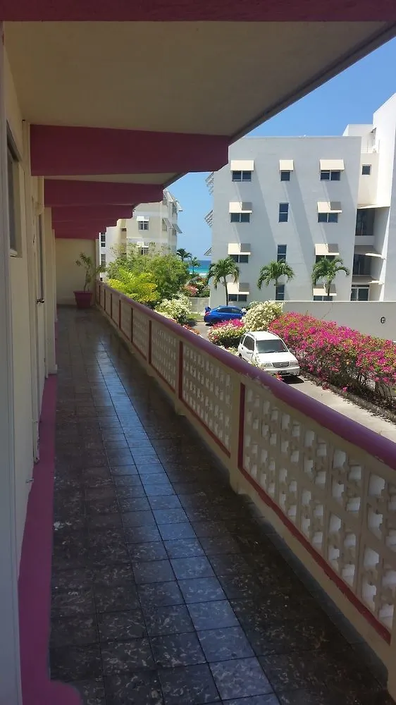 Melrose Beach Apartments Inc 브리지타운 바베이도스